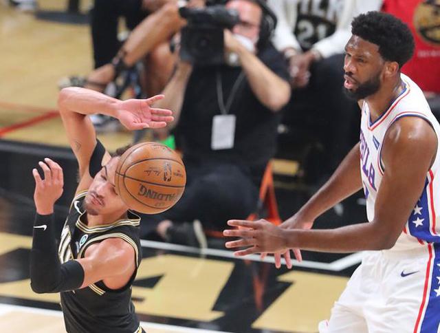 手防守时 手防守时