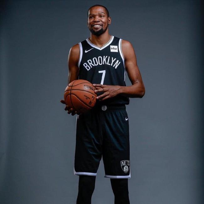 调整和人员 调整和人员